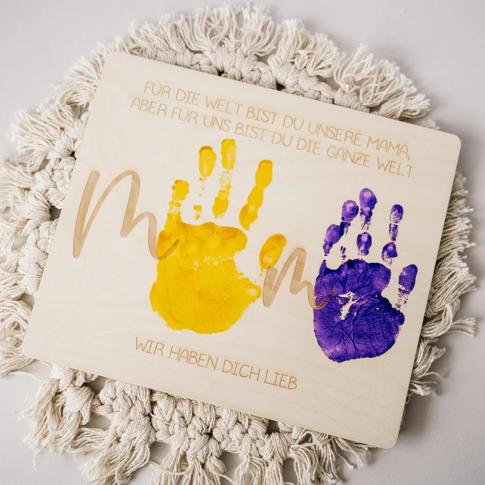 Handabdruck Brettchen Mama – Persönliches Geschenk Muttertag (mehrere Kinder) Alicas Schlawiner - malmichbuntbest.com
