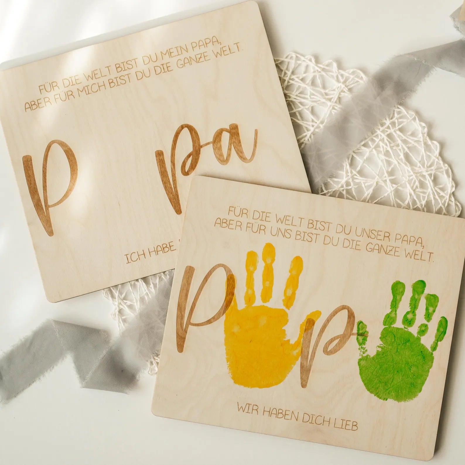 Handabdruck Brettchen Papa – Persönliches Holzgeschenk (mehrere Kinder) Alicas Schlawiner - malmichbuntbest.com
