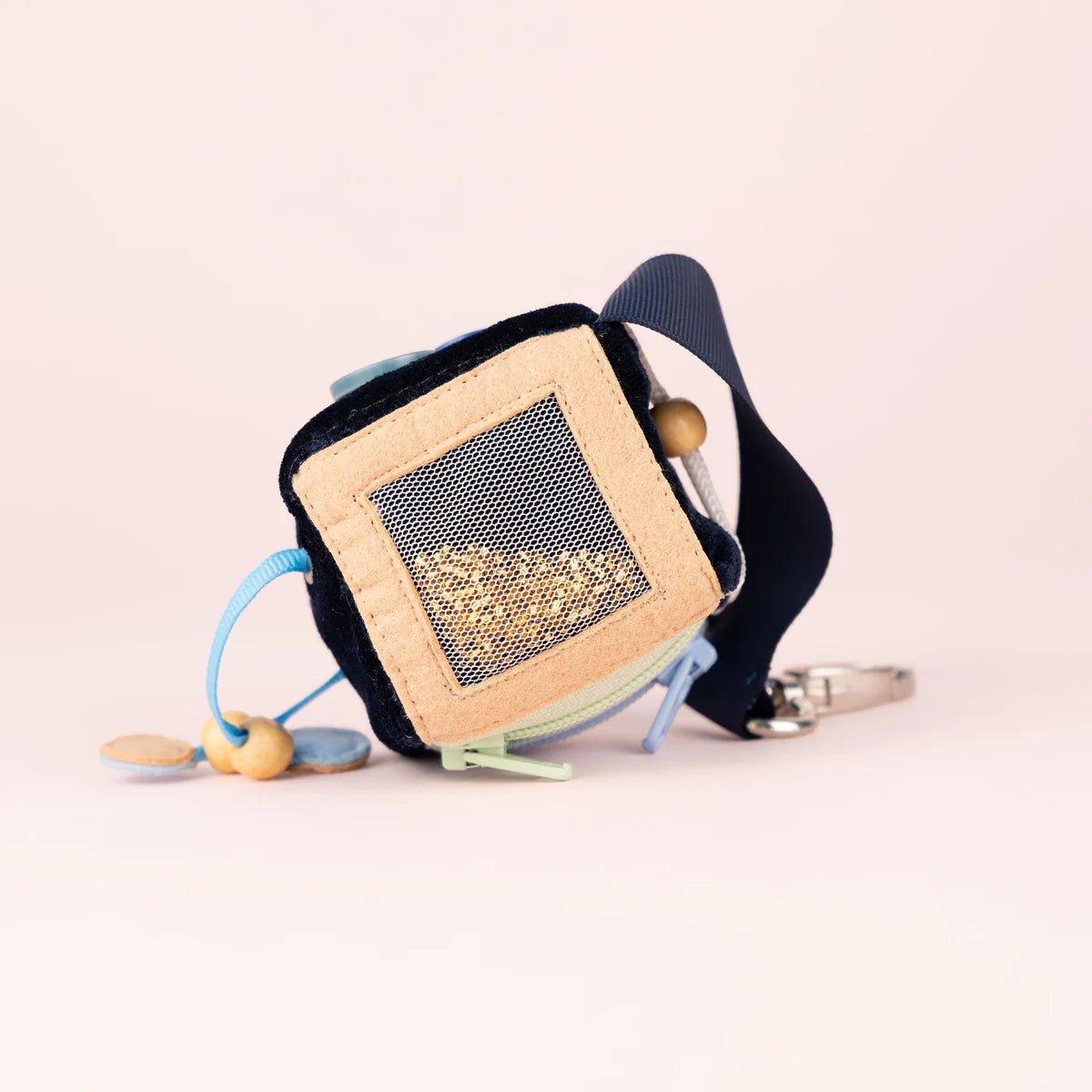 Jolly Designs - Calmi Cube "Blavi" der Ruhige Jolly Designs - malmichbuntbest.com