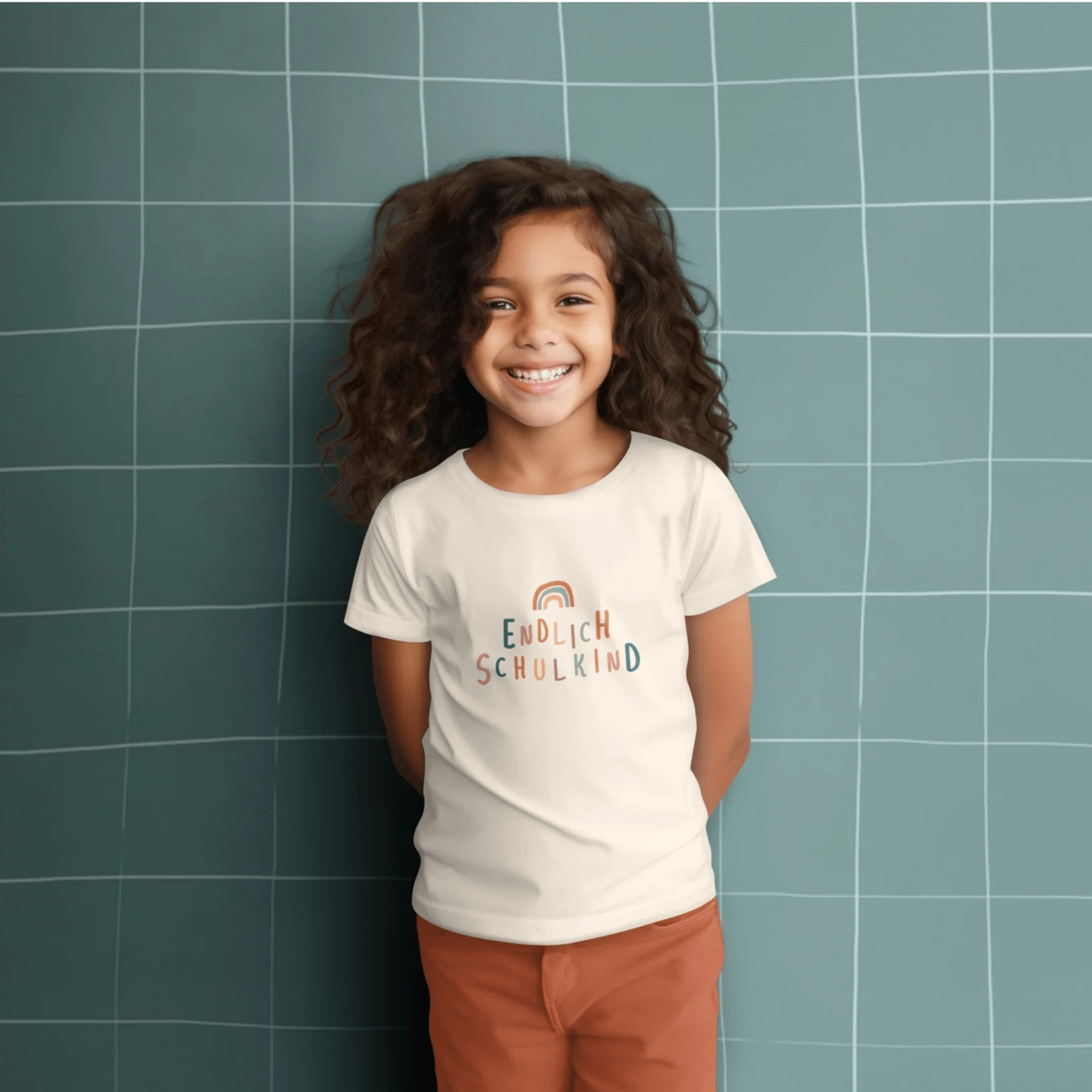 Modern Kids Art - Bügelbild "Endlich Schulkind" Regenbogen Modern Kids Art - malmichbuntbest.com