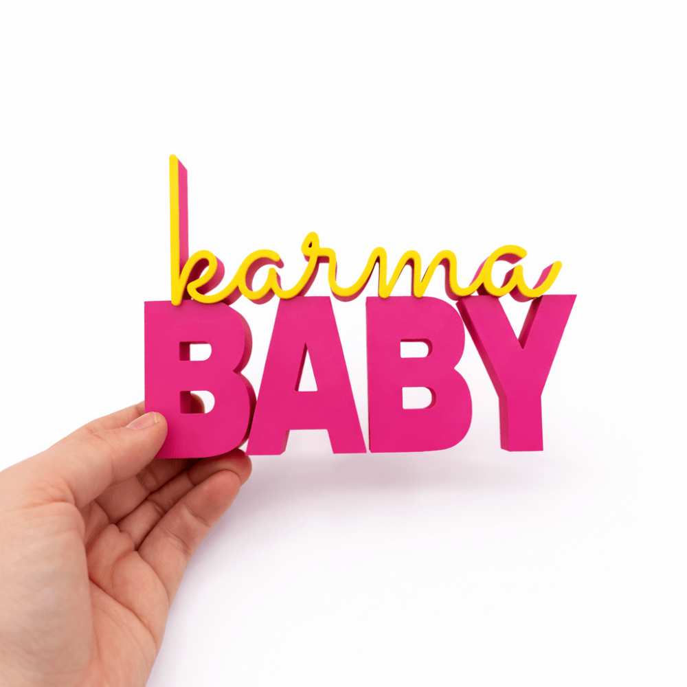 3D Drucker Schriftzug „Karma Baby“ – Pink - Gelb Jeka - malmichbuntbest.com