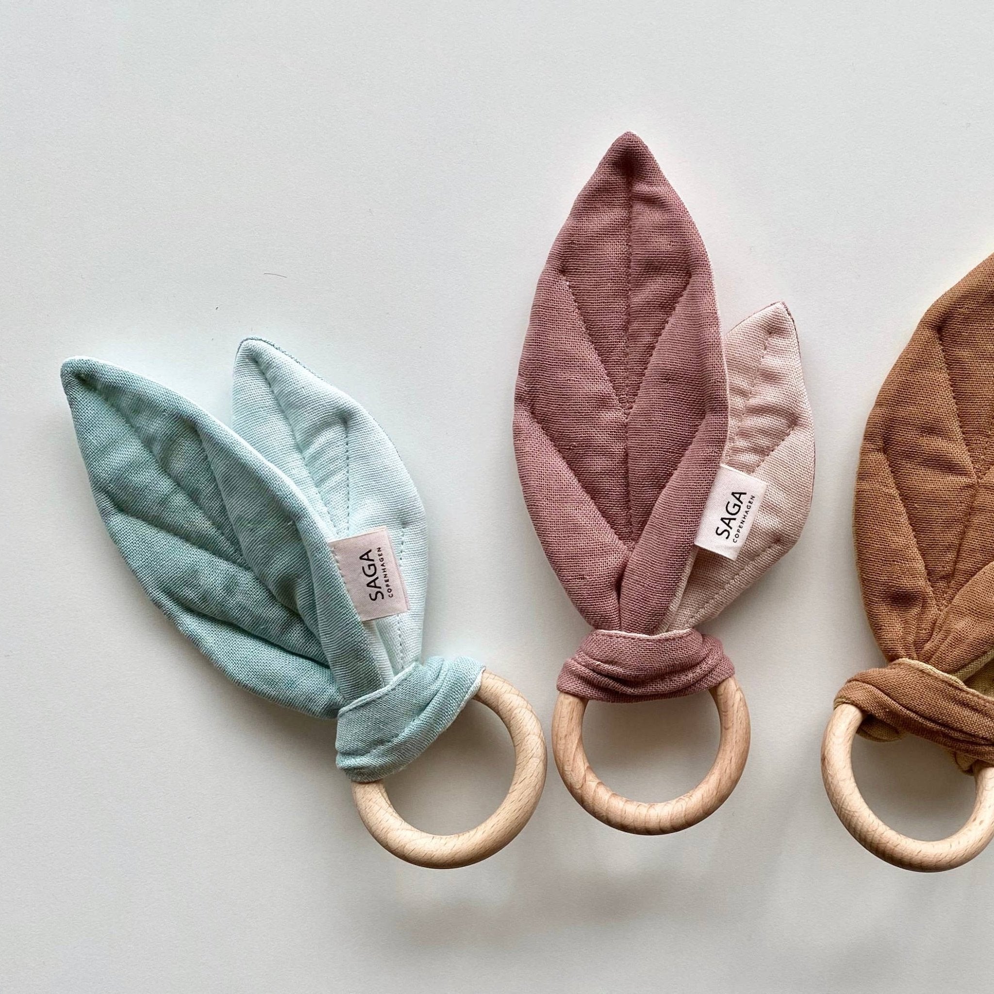 Baby - Sensorikspielzeug - Beißring aus Bio - Baumwolle - Rose Saga Copenhagen - malmichbuntbest.com