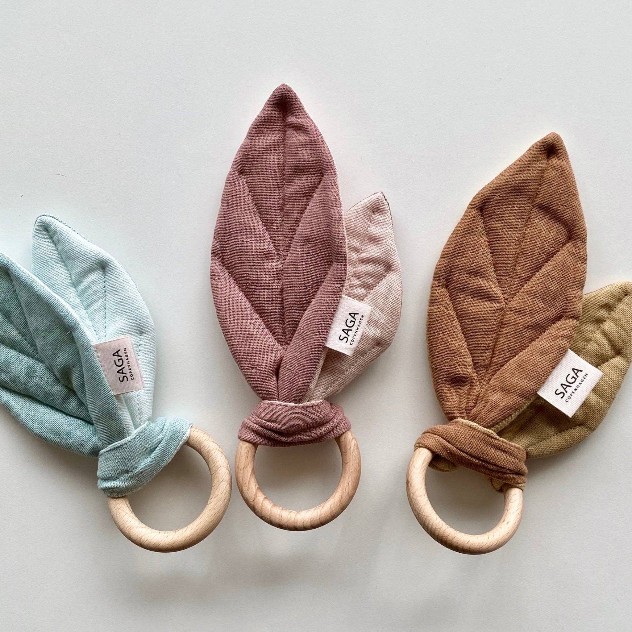 Baby - Sinnesspielzeug - Beißring aus Bio - Baumwolle in Mint Saga Copenhagen - malmichbuntbest.com
