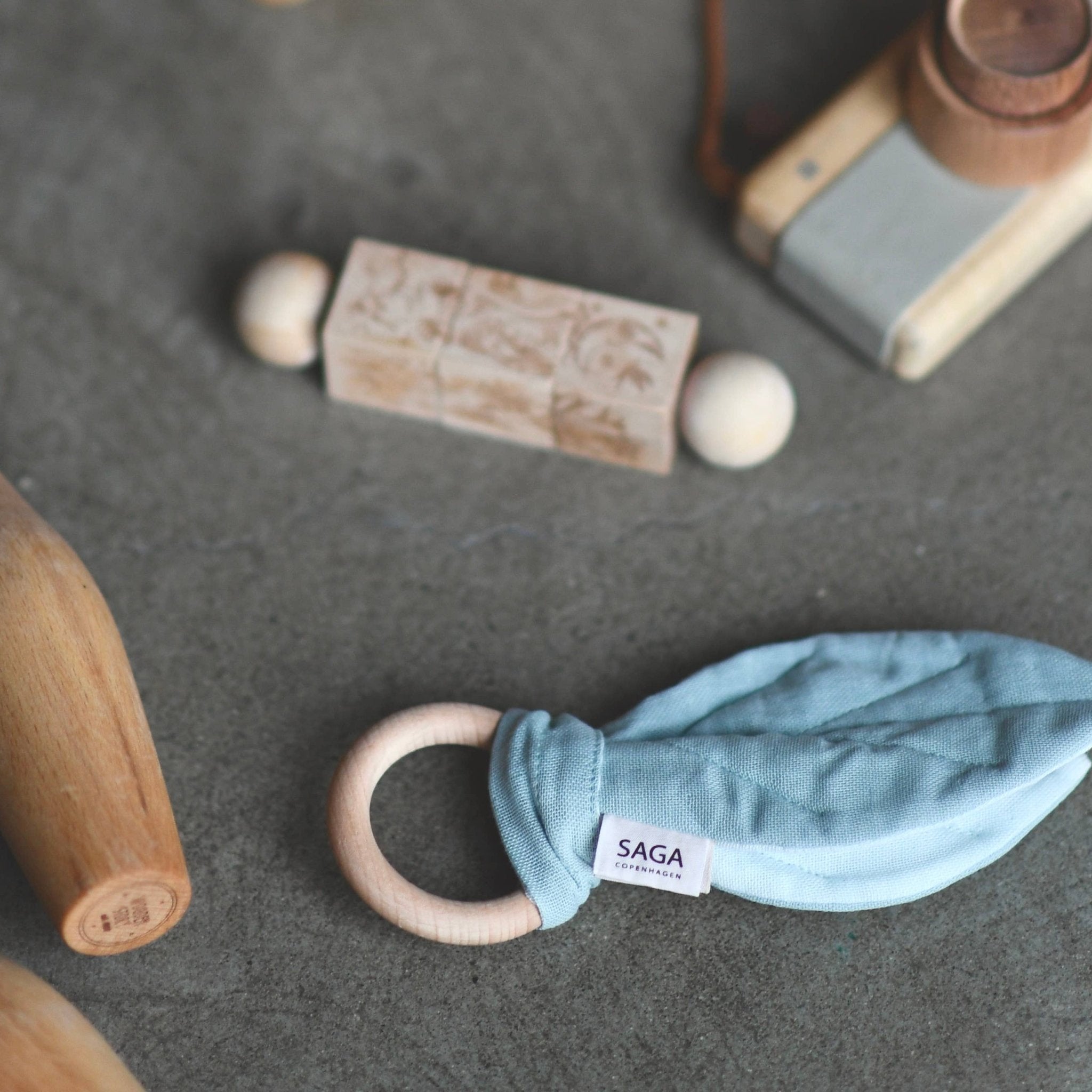 Baby - Sinnesspielzeug - Beißring aus Bio - Baumwolle in Mint Saga Copenhagen - malmichbuntbest.com