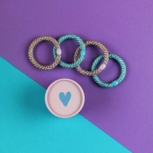 Haargummi-Set flieder/blau mit 4 Haargummis in runder Geschenkbox Ava & Yves - malmichbuntbest.com