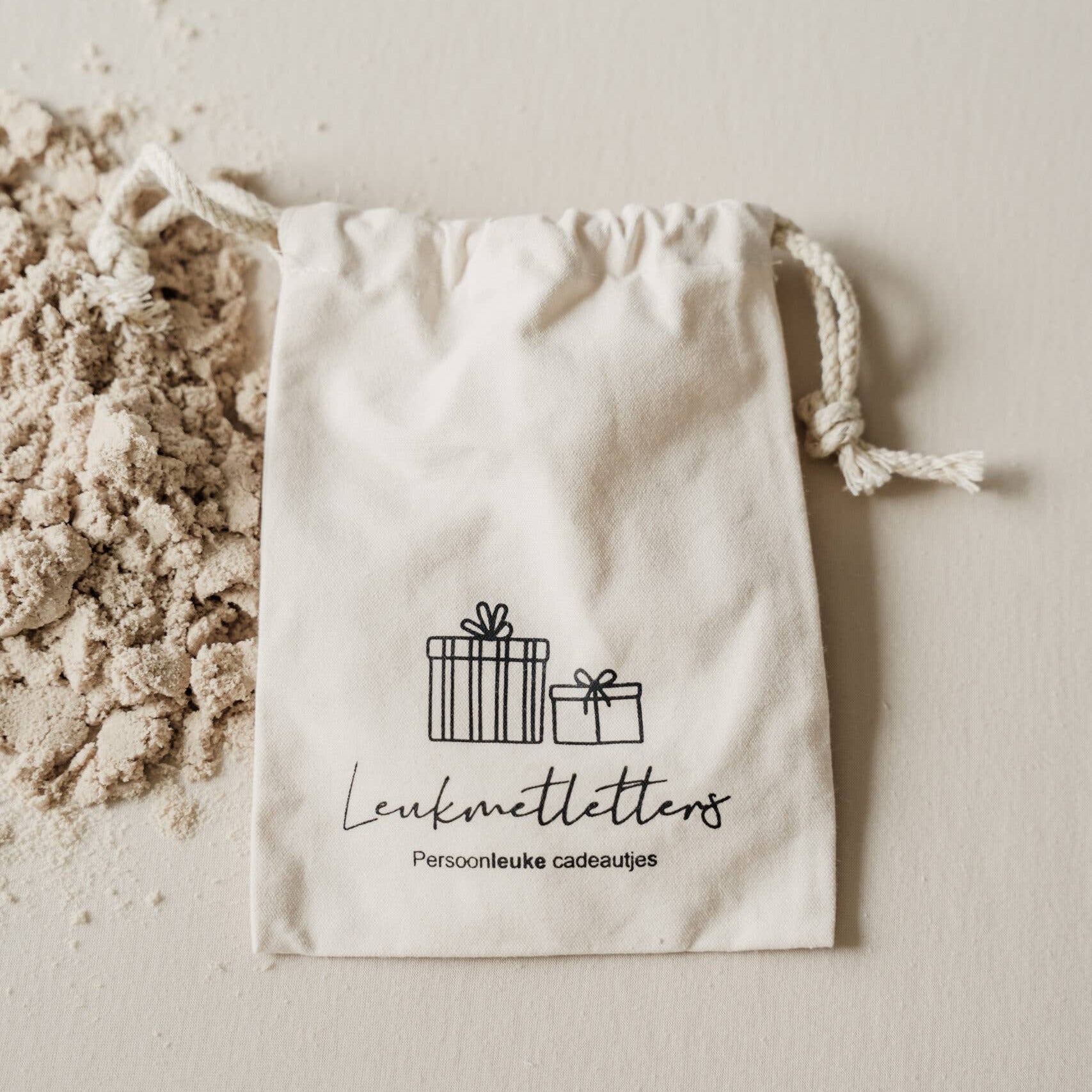 Leukmetletters - Kleine Sensorikspiel Füllschalen - Frühling Leukmetletters - malmichbuntbest.com