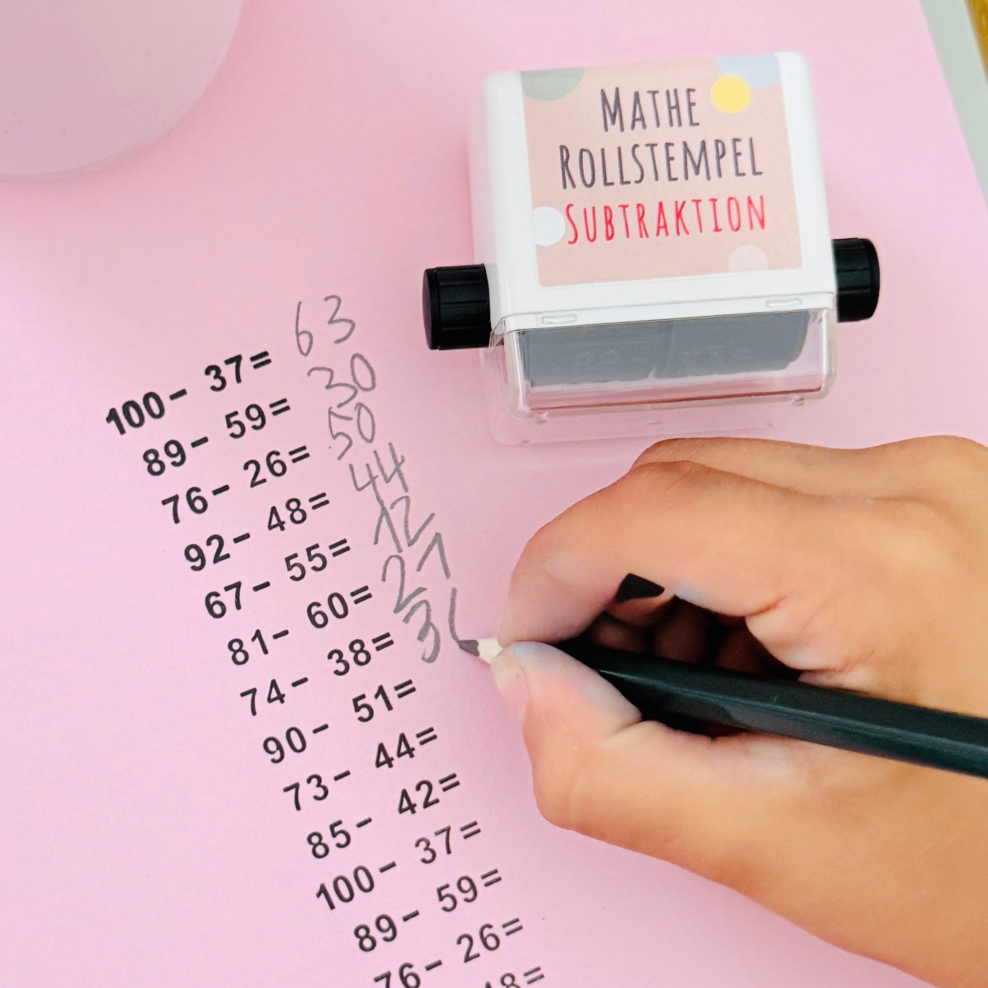 Lulubug Mathe - Stempel "Subtraktion" Bell Trade - malmichbuntbest.com