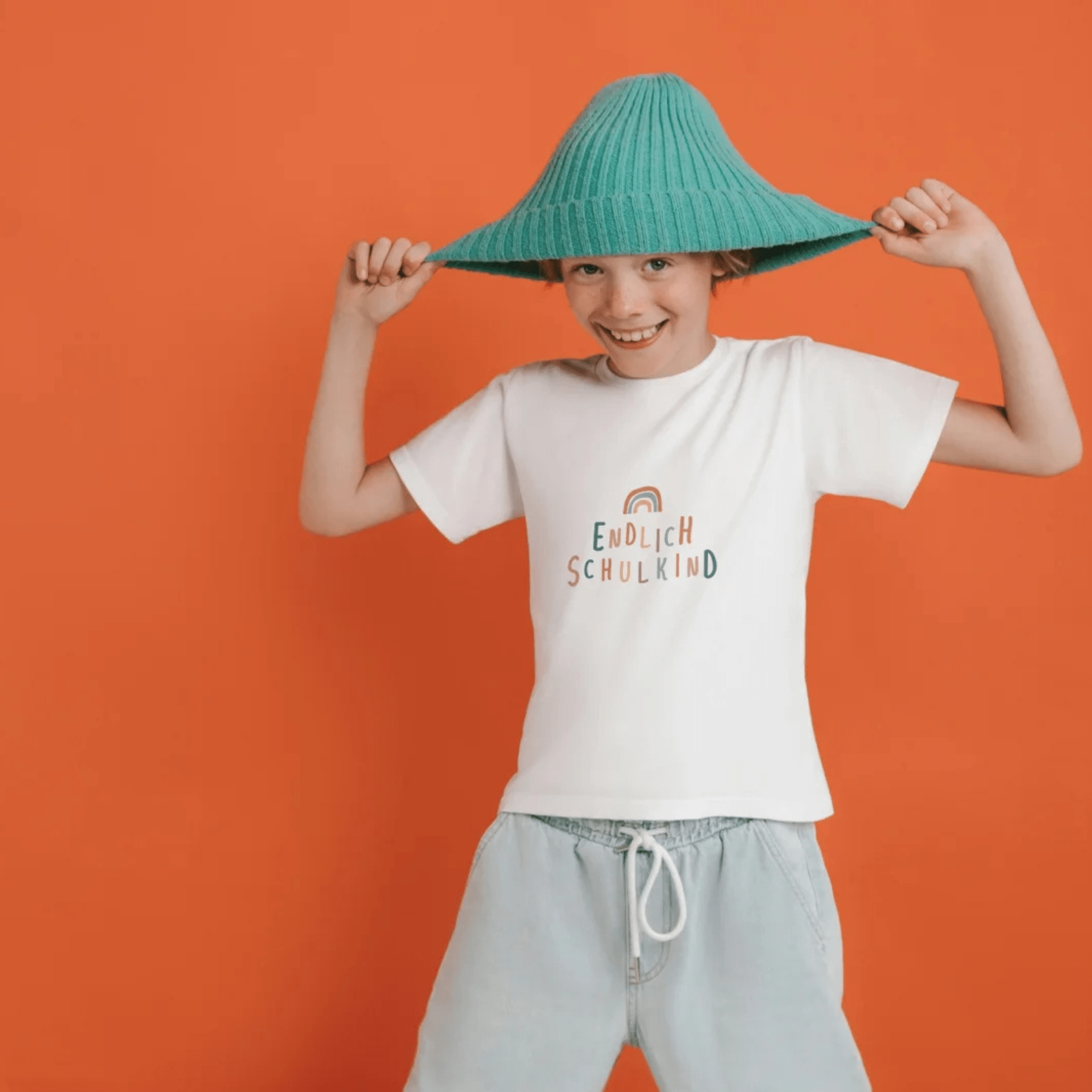 Modern Kids Art - Bügelbild "Endlich Schulkind" Regenbogen Modern Kids Art - malmichbuntbest.com