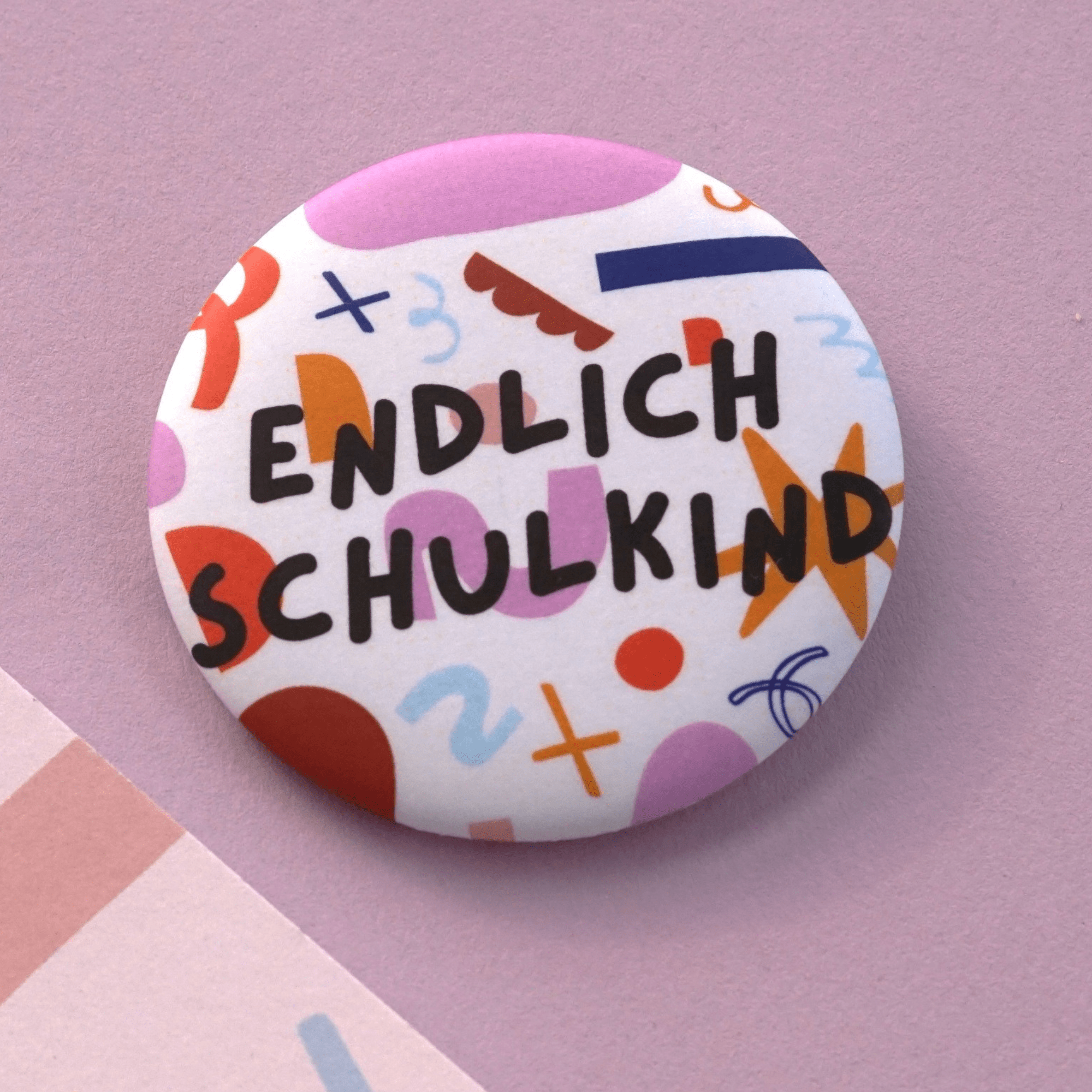 Modern Kids Art - Button "Endlich Schulkind" Modern Kids Art - malmichbuntbest.com