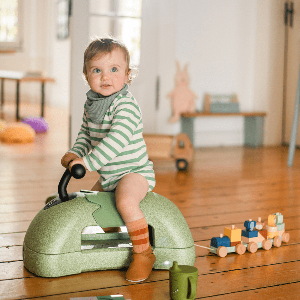 My first Scoot & Ride Babyroller olive Scout & Ride - malmichbuntbest.com
