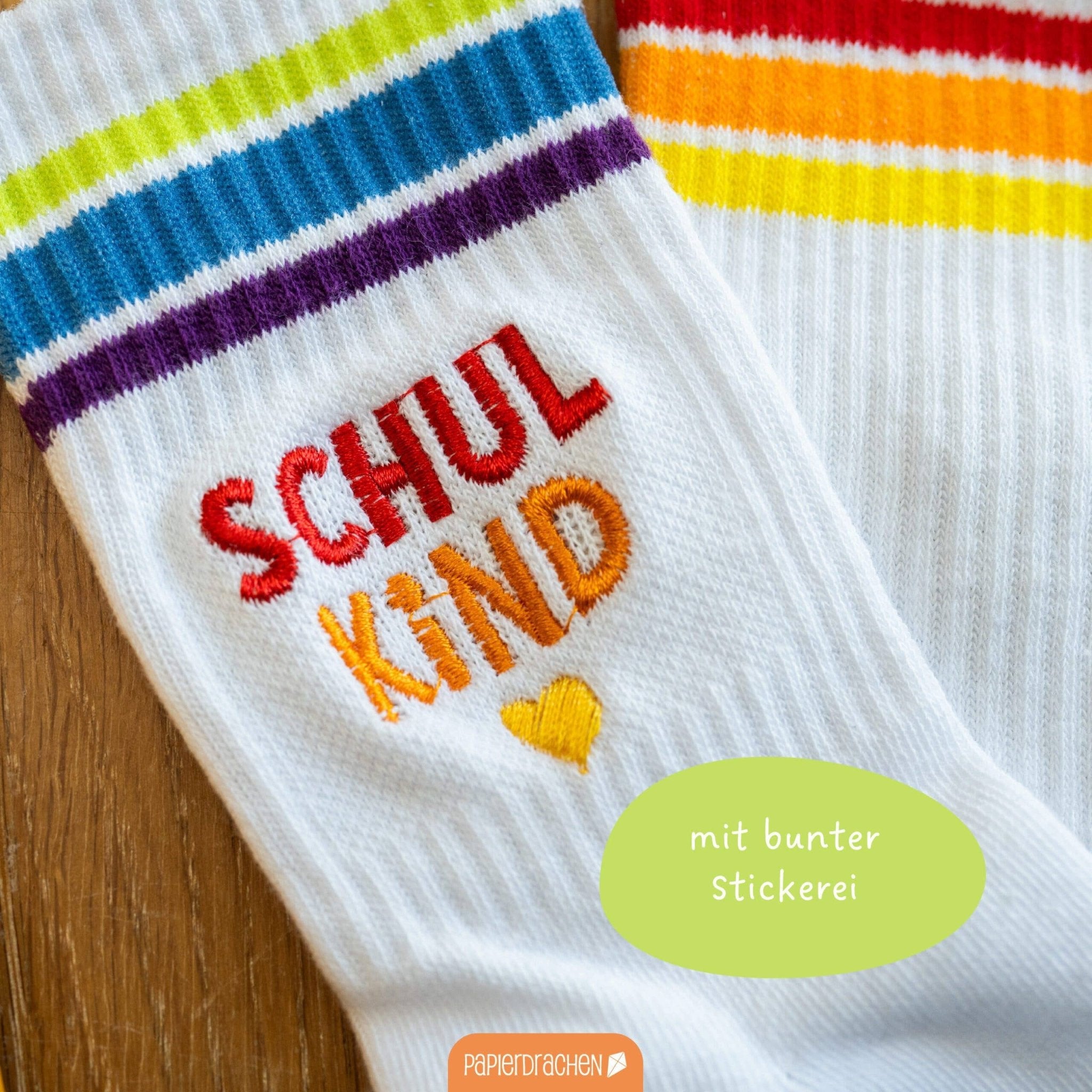 Socken Schulanfang - bunt - Endlich bin ich ein Schulkind Papierdrachen - malmichbuntbest.com